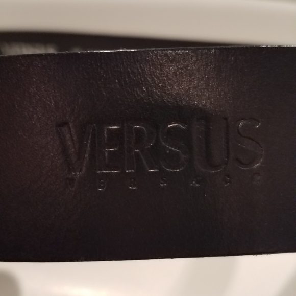 VERSUS VERSACE MEN LEATHER BELT, ITALIAN SIZE 95 USA 30-32 MADE IN ITALY. - Picture 3 of 4